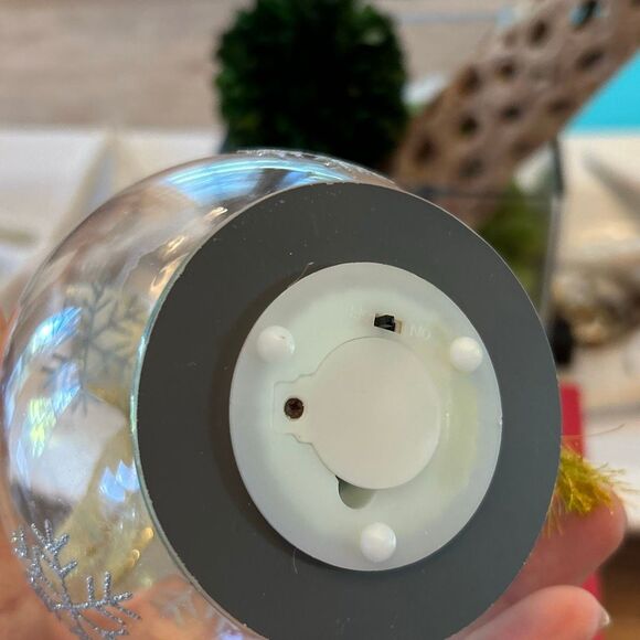 Lenox Vintage Christmas tree in Globe large Christmas ornament with gold detail - Picture 3 of 6